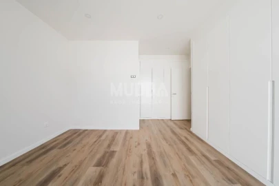 Moradia T4 para Venda em Santa Maria, São Pedro e Sobral da Lagoa