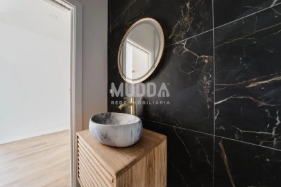 Moradia T4 para Venda em Santa Maria, São Pedro e Sobral da Lagoa