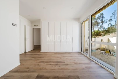 Moradia T4 para Venda em Santa Maria, São Pedro e Sobral da Lagoa