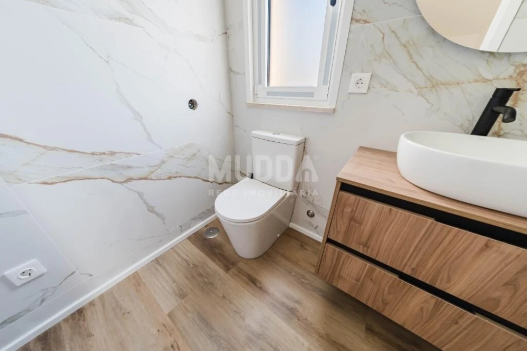 Moradia T4 para Venda em Santa Maria, São Pedro e Sobral da Lagoa Foto 26