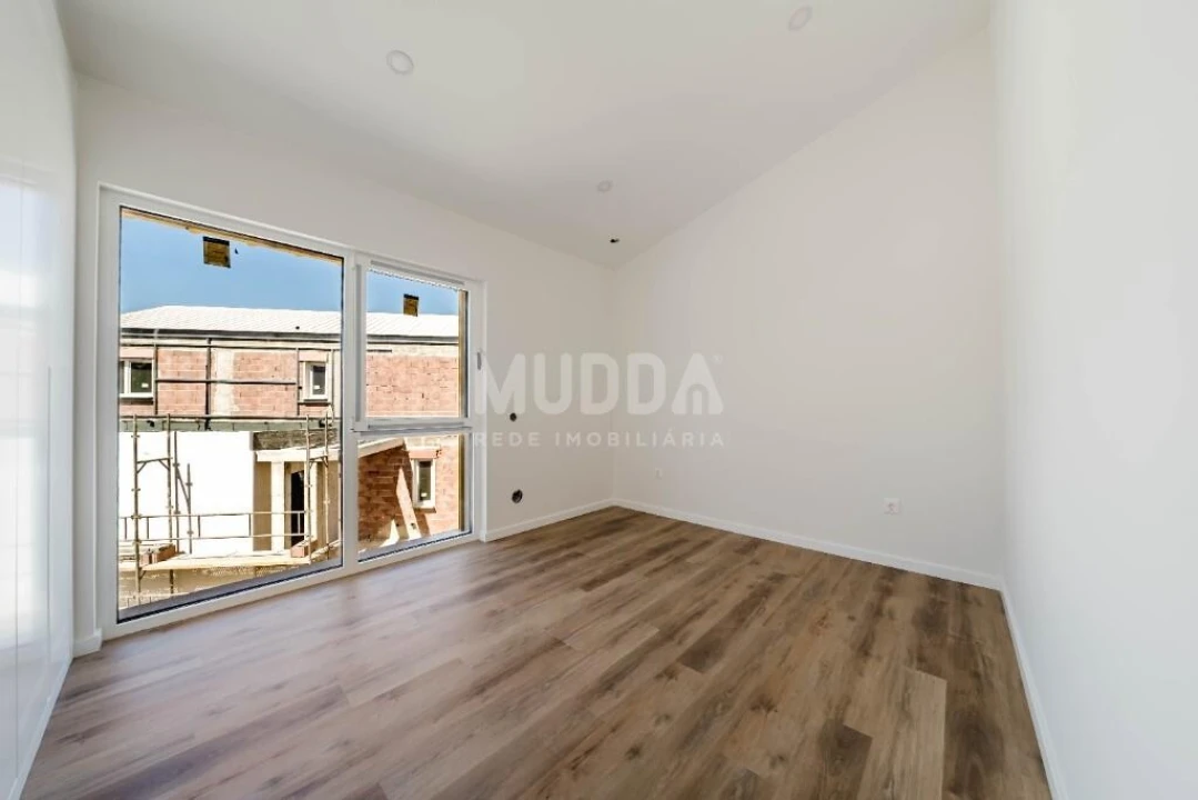 Moradia T4 para Venda em Santa Maria, São Pedro e Sobral da Lagoa Foto 39