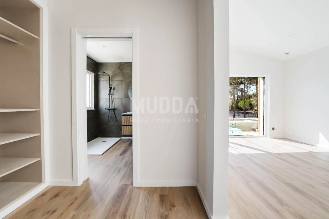 Moradia T4 para Venda em Santa Maria, São Pedro e Sobral da Lagoa Foto 28