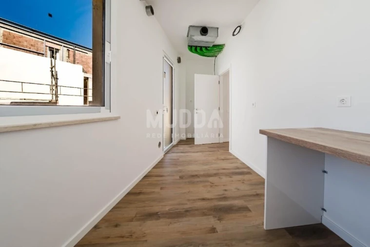 Moradia T4 para Venda em Santa Maria, São Pedro e Sobral da Lagoa Foto 9