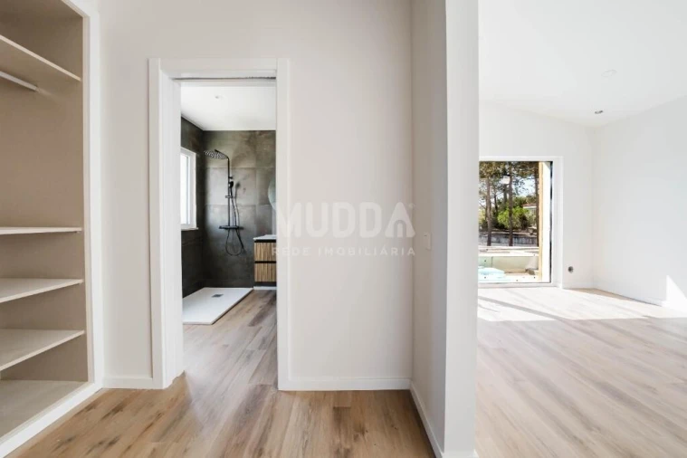 Moradia T4 para Venda em Santa Maria, São Pedro e Sobral da Lagoa Foto 28