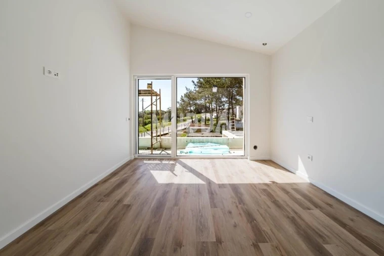 Moradia T4 para Venda em Santa Maria, São Pedro e Sobral da Lagoa Foto 35