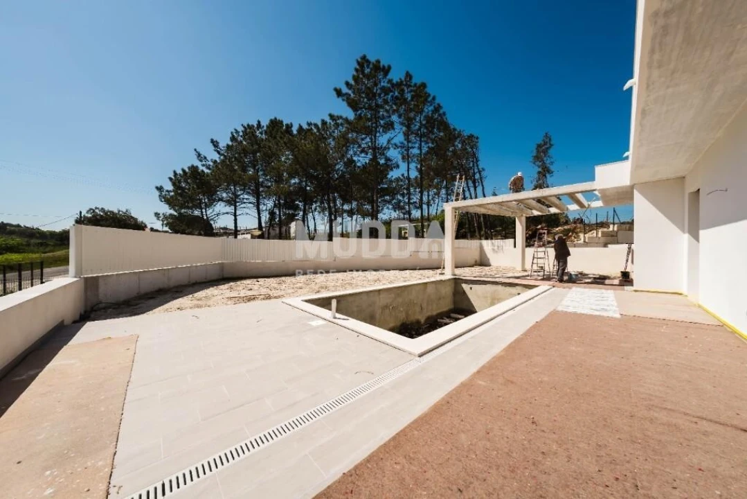 Moradia T4 para Venda em Santa Maria, São Pedro e Sobral da Lagoa Foto 56