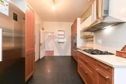 Apartamento T4 para Arrendamento em Belém