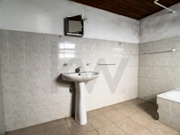 Moradia T2 para Venda em Mosteiros