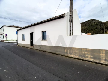 Moradia T2 para Venda em Mosteiros