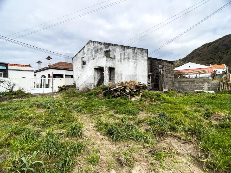 Moradia T2 para Venda em Mosteiros Foto 18