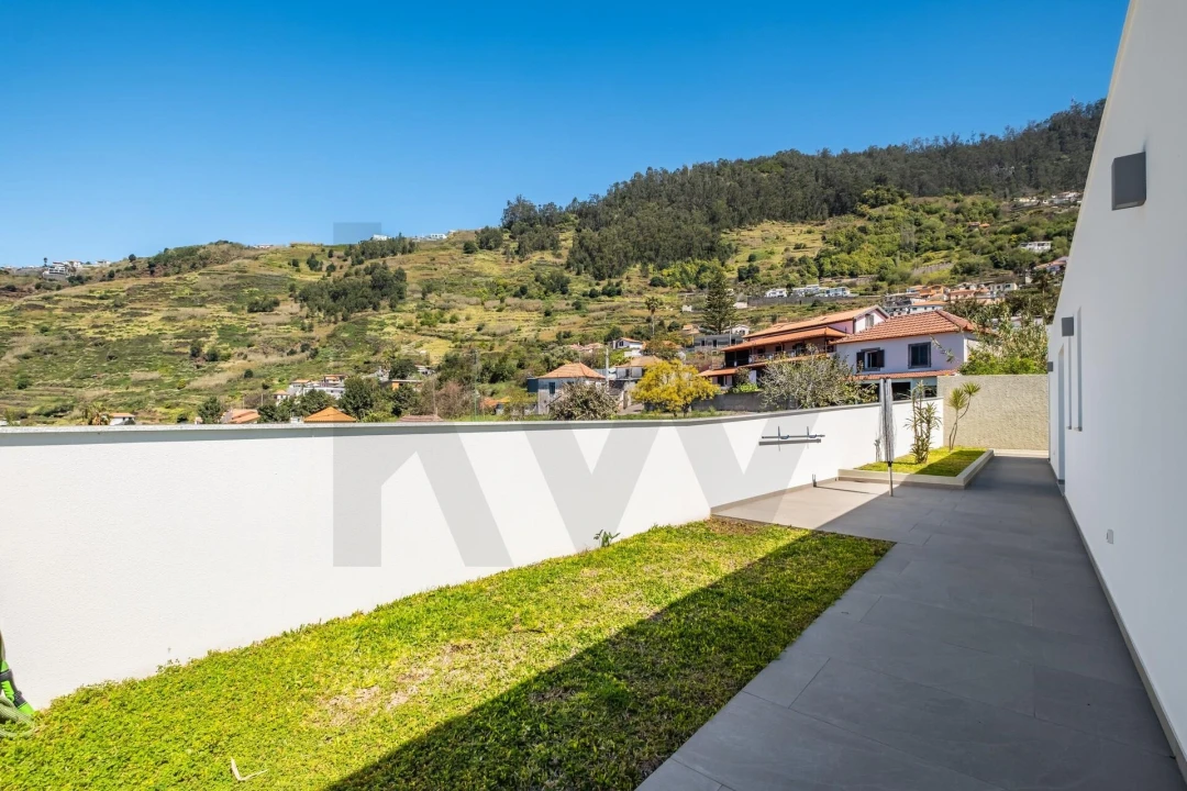 Moradia T3 para Venda em Arco da Calheta Foto 40