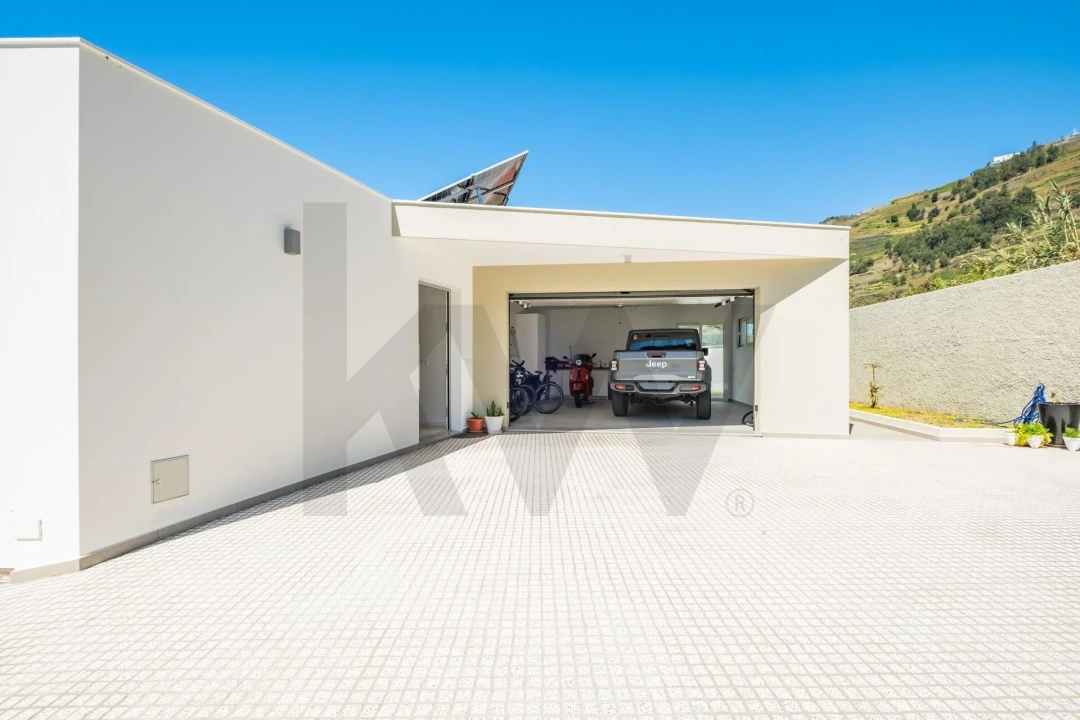 Moradia T3 para Venda em Arco da Calheta Foto 48