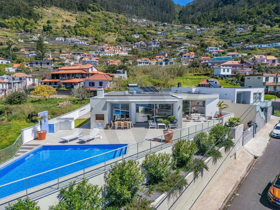 Moradia T3 para Venda em Arco da Calheta Foto 46