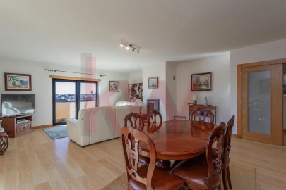 Apartamento T4 para Venda em São Domingos de Rana