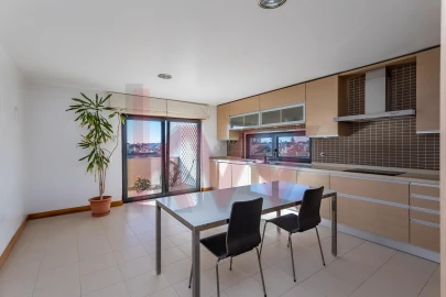 Apartamento T4 para Venda em São Domingos de Rana