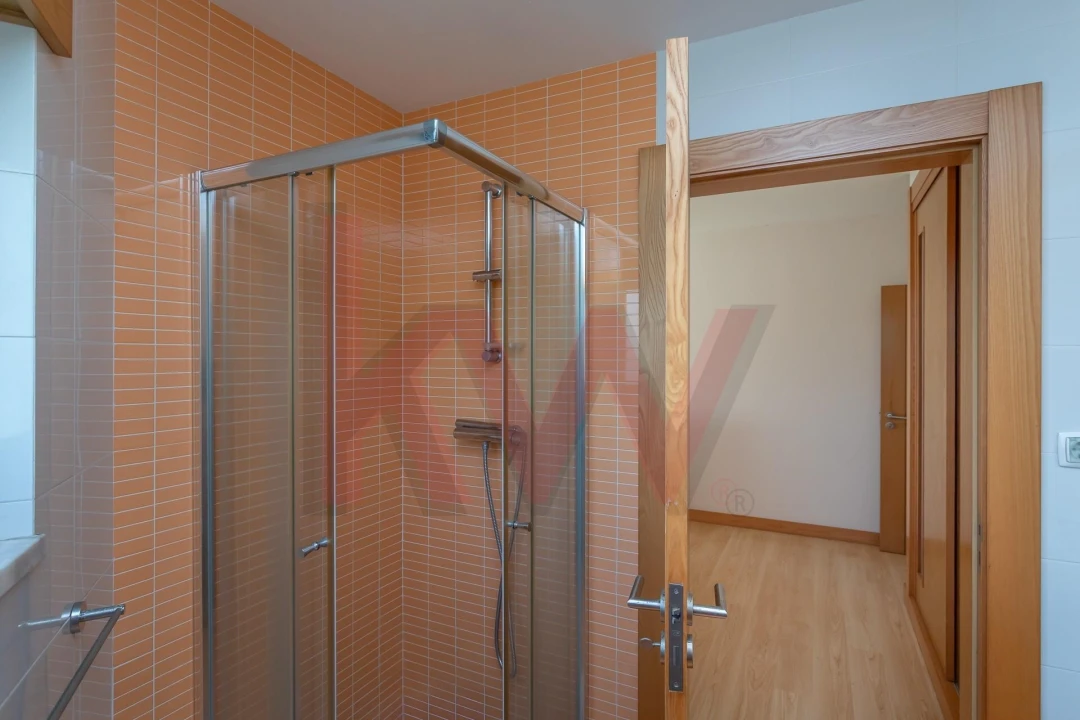 Apartamento T4 para Venda em São Domingos de Rana Foto 29