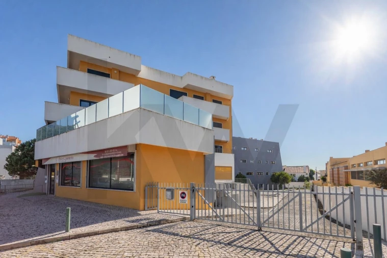 Apartamento T4 para Venda em São Domingos de Rana Foto 34