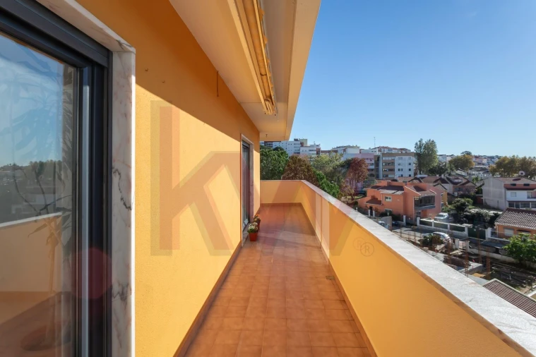 Apartamento T4 para Venda em São Domingos de Rana Foto 14