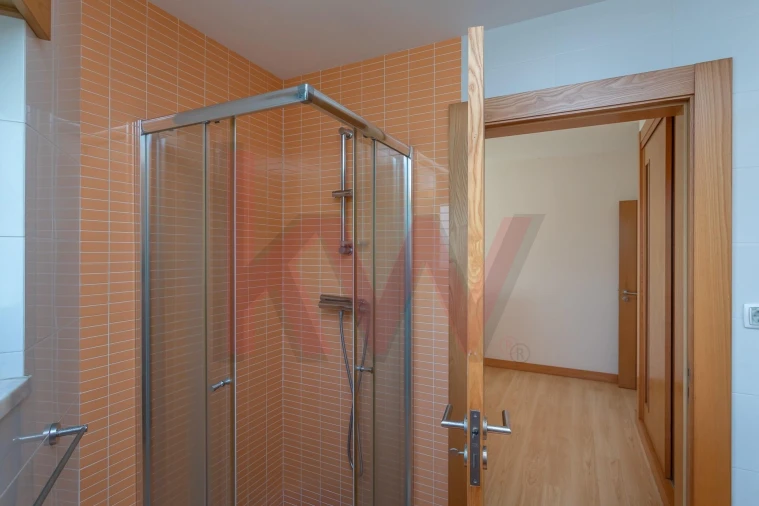 Apartamento T4 para Venda em São Domingos de Rana Foto 29