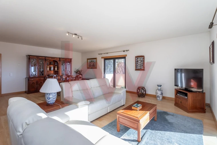 Apartamento T4 para Venda em São Domingos de Rana Foto 11