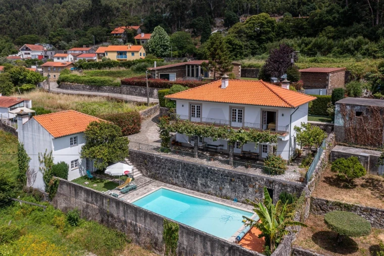 Moradia T4 para Venda em Moledo e Cristelo Foto 2