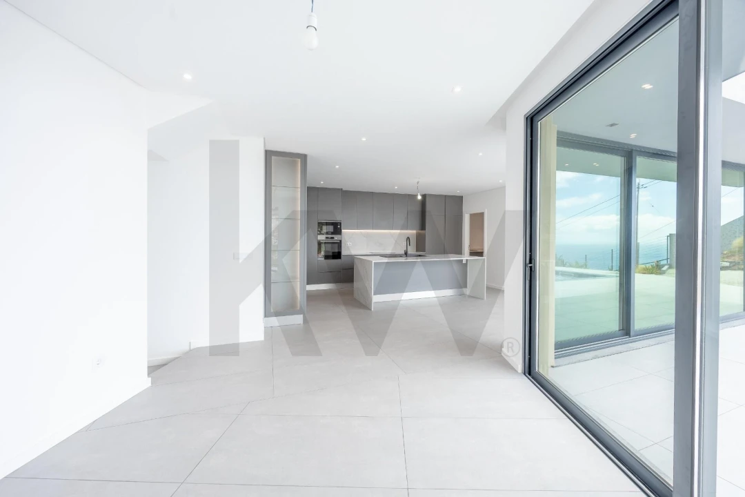 Moradia T4 para Venda em Campanario Foto 17