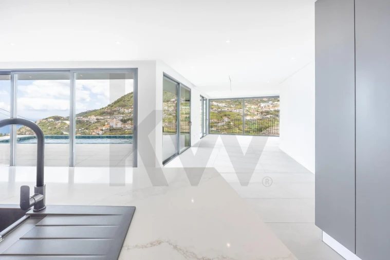 Moradia T4 para Venda em Campanario Foto 12