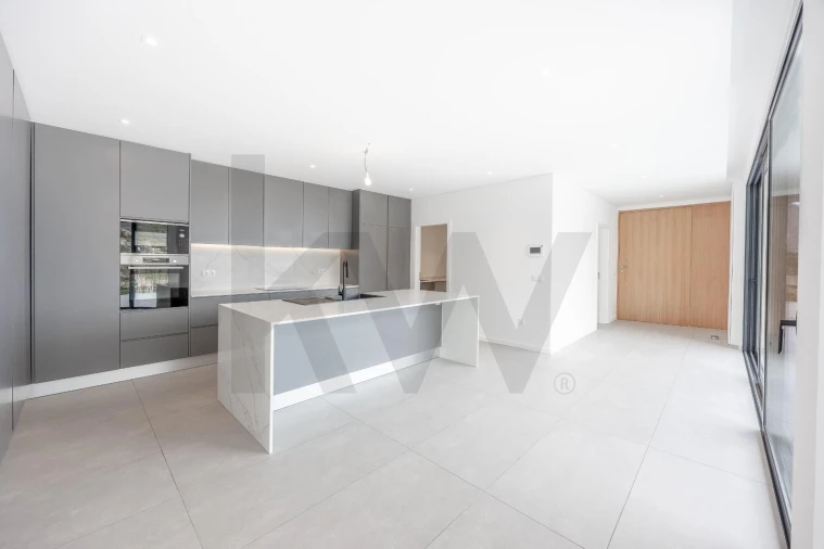 Moradia T4 para Venda em Campanario Foto 15