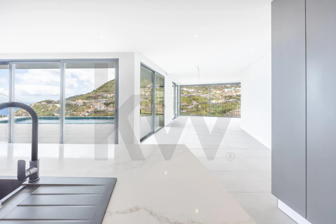 Moradia T4 para Venda em Campanario Foto 12