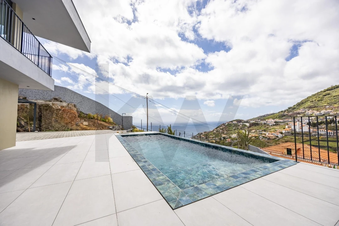 Moradia T4 para Venda em Campanario Foto 4