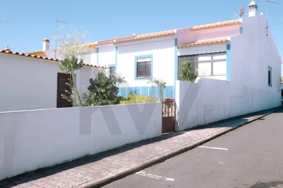 Moradia T3 para Venda em Vale de Santiago