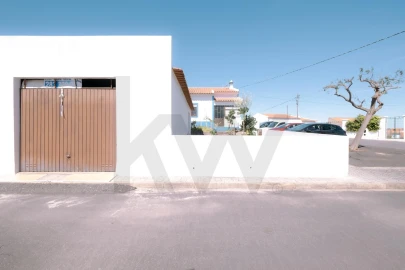 Moradia T3 para Venda em Vale de Santiago