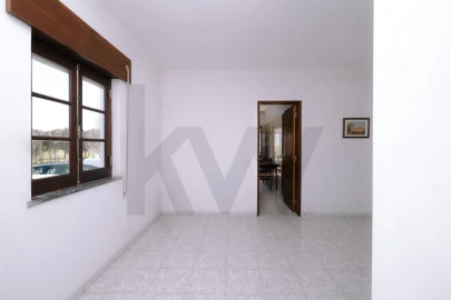 Moradia T3 para Venda em Vale de Santiago