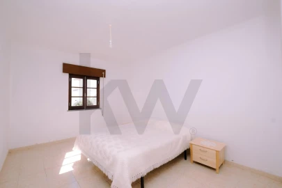 Moradia T3 para Venda em Vale de Santiago