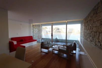 Apartamento T2 para Arrendamento em Santa Marinha e São Pedro da Afurada