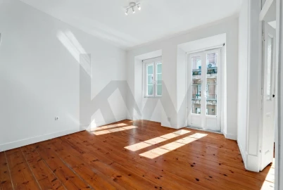 Apartamento T3 para Arrendamento em Campo de Ourique