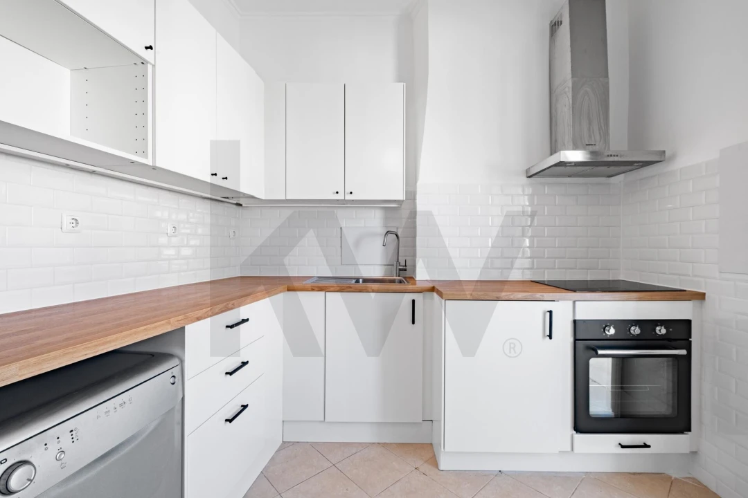 Apartamento T3 para Arrendamento em Campo de Ourique Foto 16