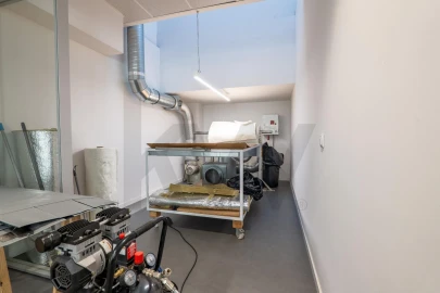 Loja para Arrendamento em Lordelo do Ouro e Massarelos