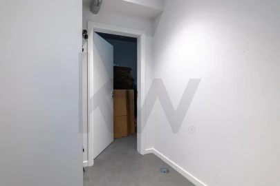 Loja para Arrendamento em Lordelo do Ouro e Massarelos