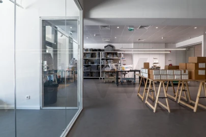 Loja para Arrendamento em Lordelo do Ouro e Massarelos