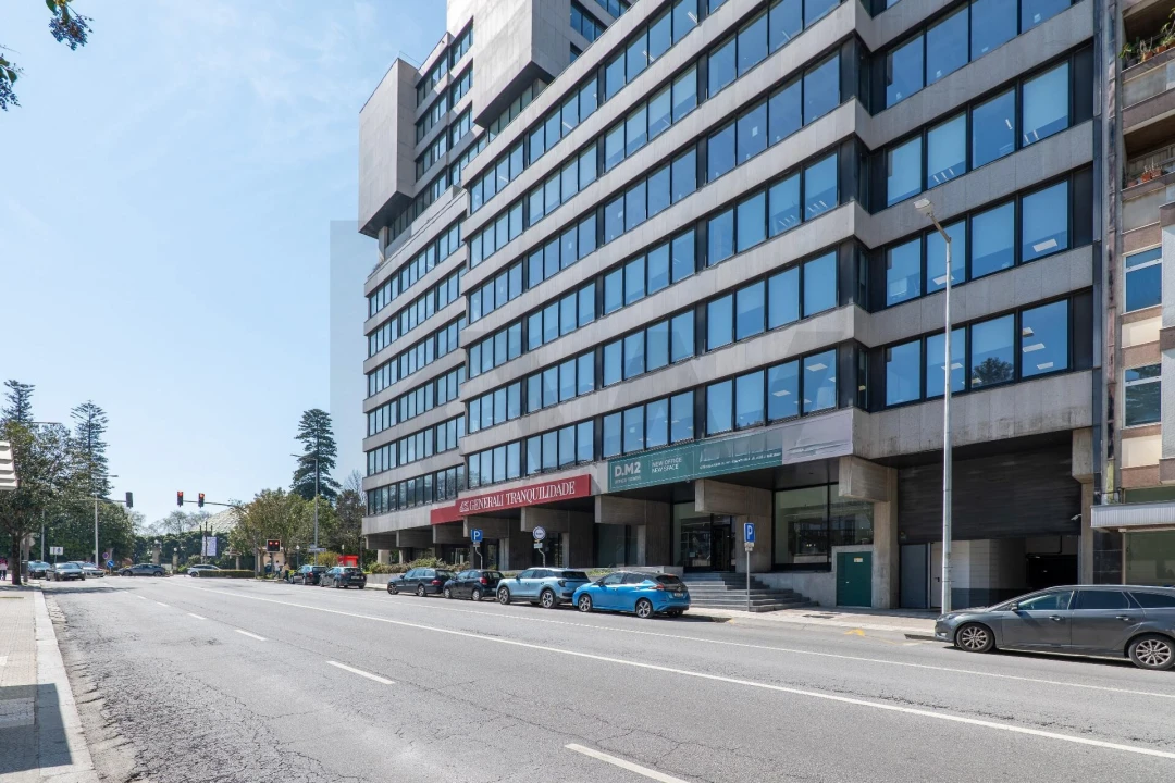 Loja para Arrendamento em Lordelo do Ouro e Massarelos Foto 1