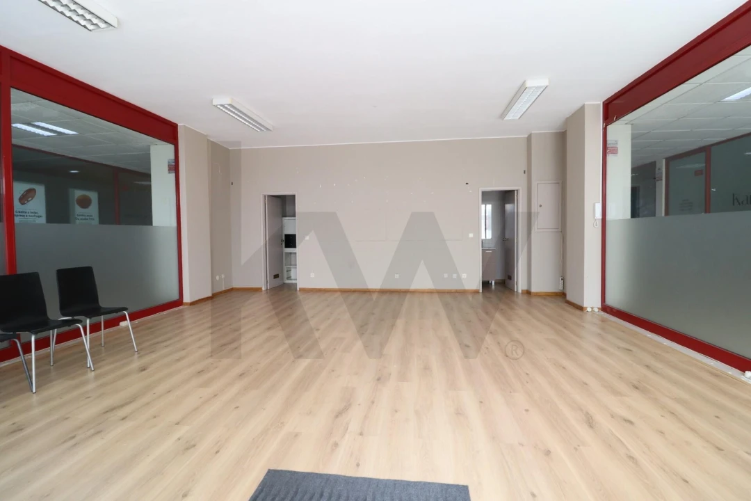 Loja para Venda em Matosinhos e Leça da Palmeira Foto 9