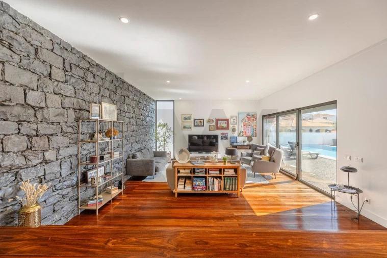 Moradia T3 para Venda em São Martinho Foto 10