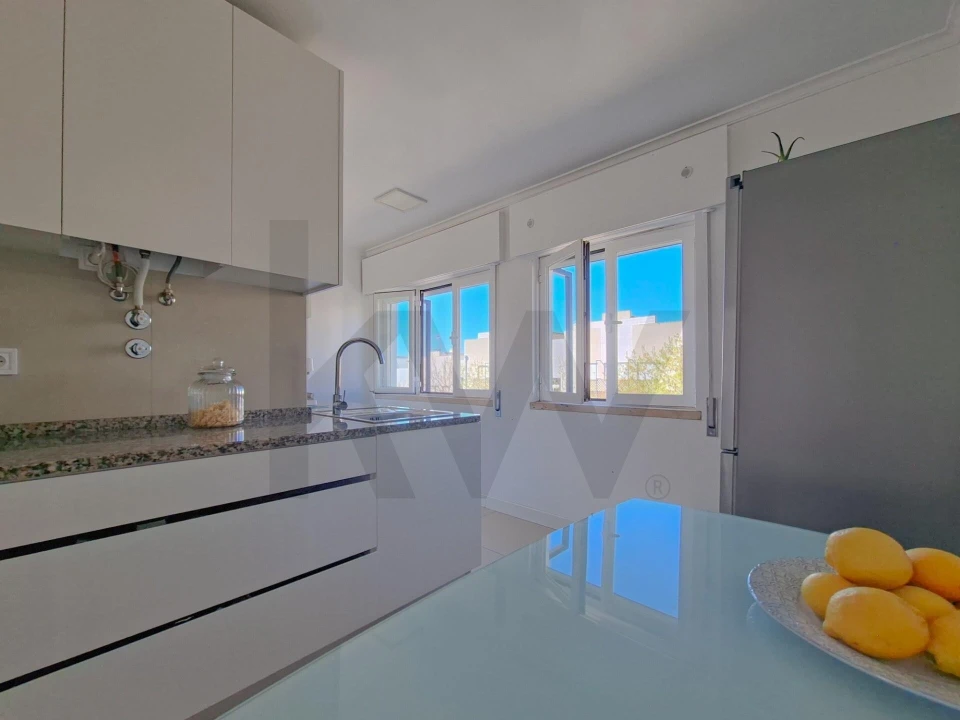 Apartamento T2 para Venda em Carcavelos e Parede Foto 3