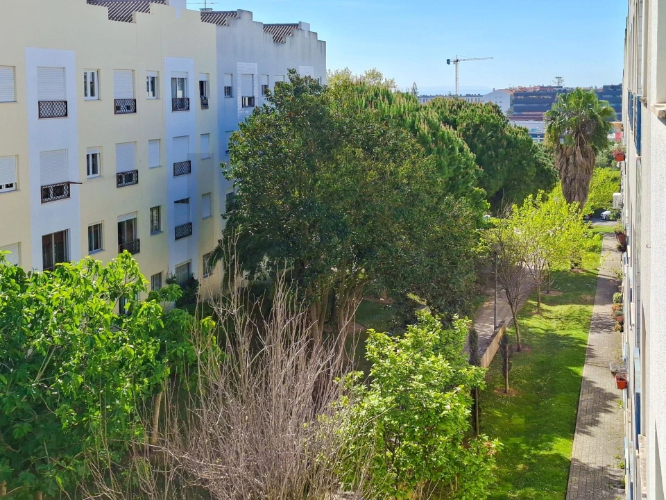 Apartamento T2 para Venda em Carcavelos e Parede Foto 27