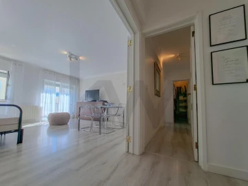Apartamento T2 para Venda em Carcavelos e Parede