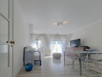 Apartamento T2 para Venda em Carcavelos e Parede