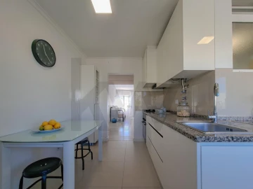 Apartamento T2 para Venda em Carcavelos e Parede