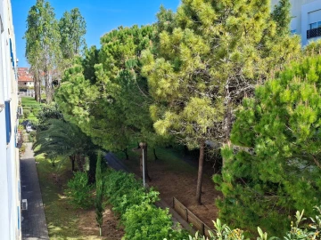 Apartamento T2 para Venda em Carcavelos e Parede