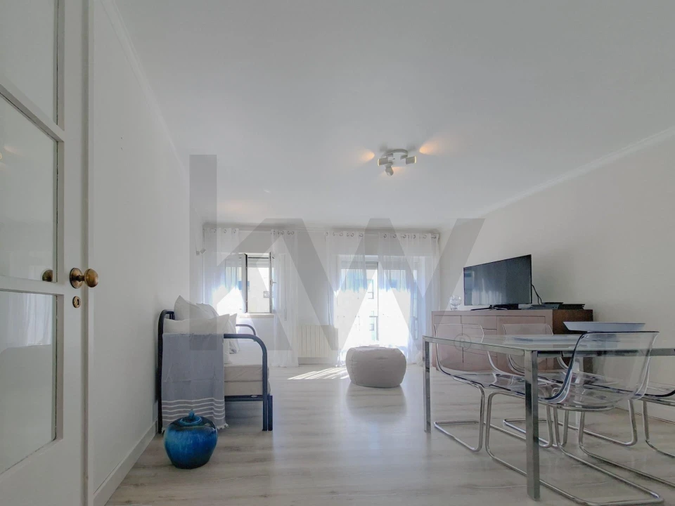 Apartamento T2 para Venda em Carcavelos e Parede Foto 9